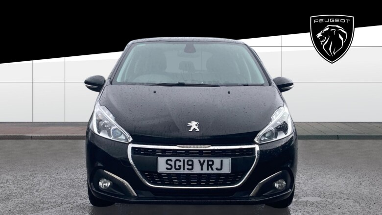 Peugeot 208 1.2 PureTech 82 Signature 5dr [Start Stop] Petrol Hatchback